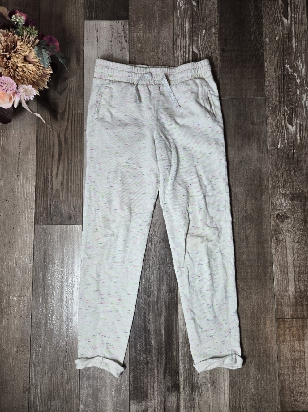 Danskin Now Girls Light Heather Gray Jogger Sweatpants with Multicolor Speckle